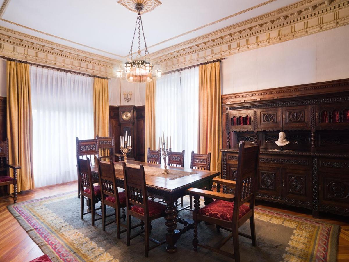 Palacio Arias Navia Buitenkant foto