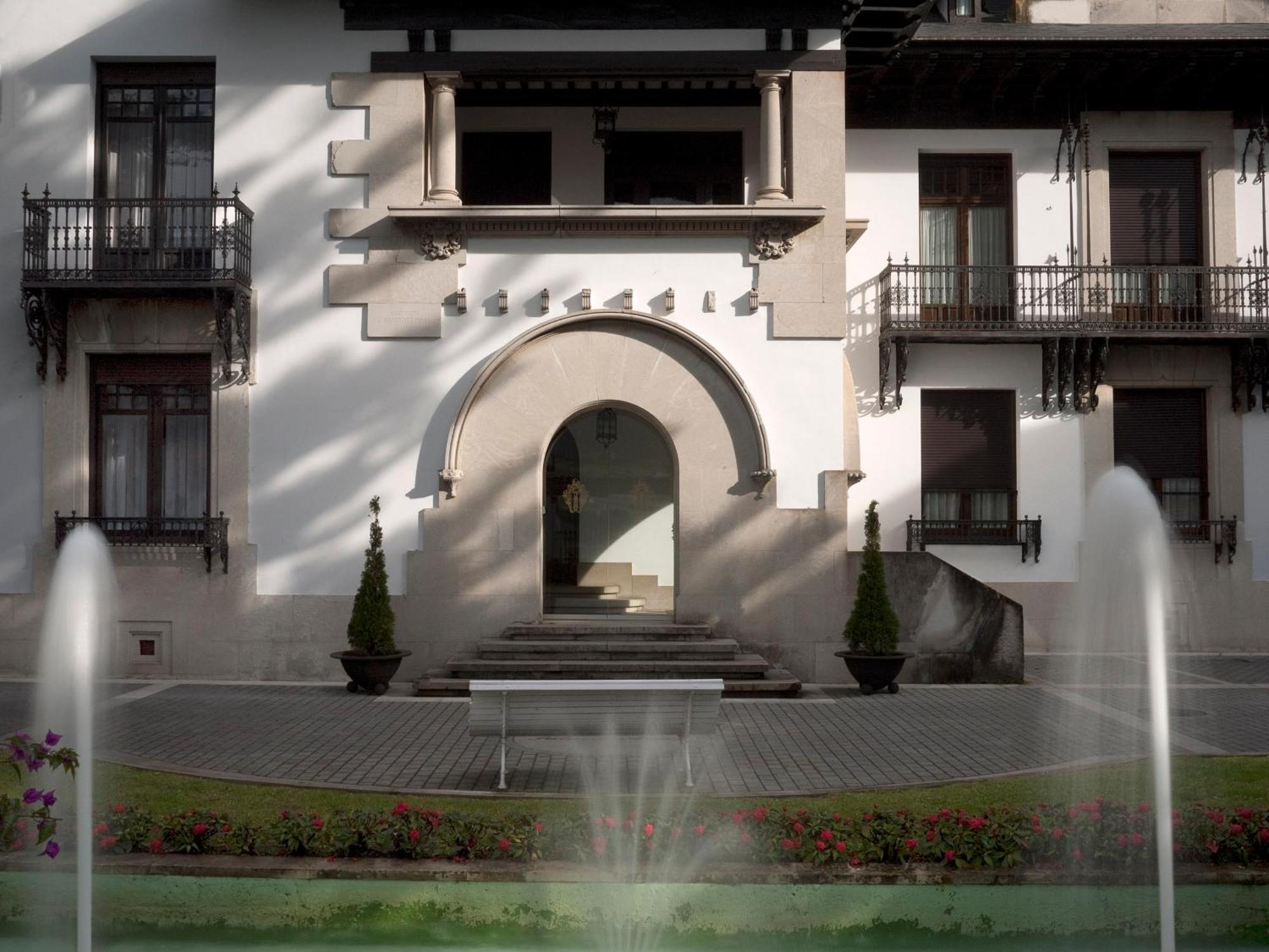 Palacio Arias Navia Buitenkant foto