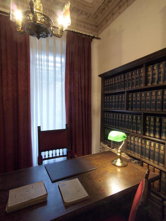 Palacio Arias Navia Buitenkant foto