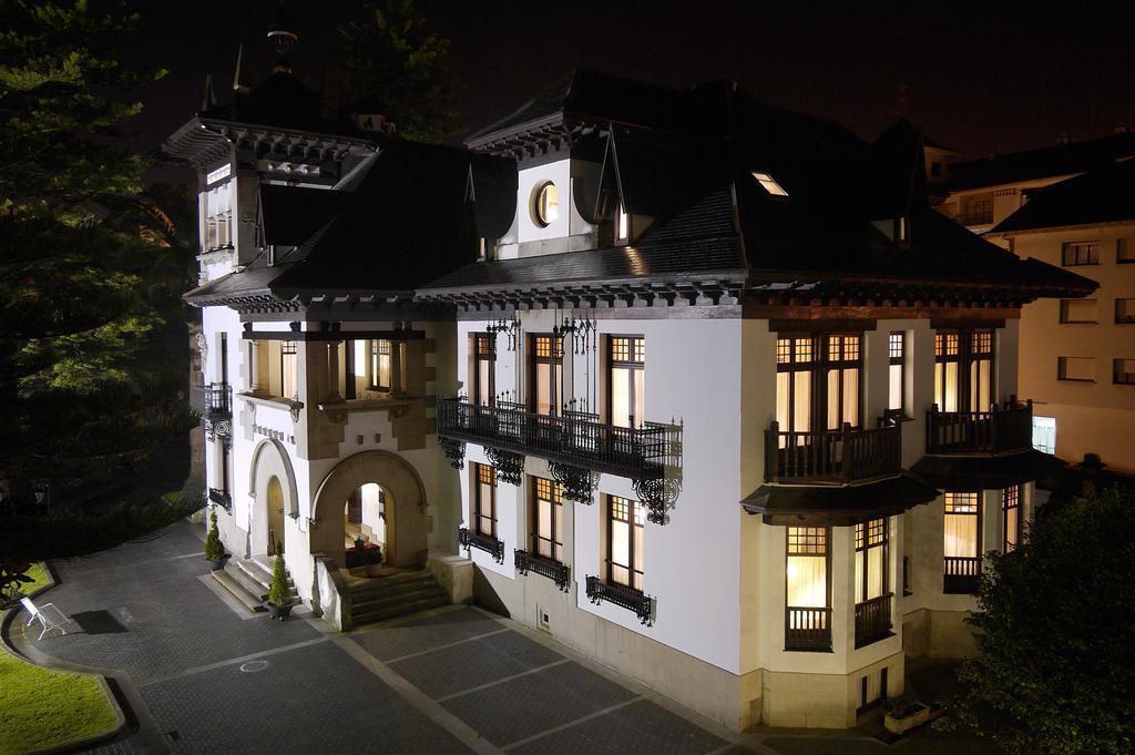 Palacio Arias Navia Buitenkant foto